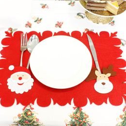 Mats & Pads Red Christmas Placemats Non-woven Fabric Dining Table Mat Xmas Tree Santa Claus Pattern Non-slip Cup Dinner