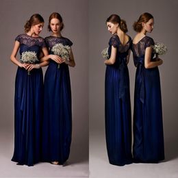 Marineblaues, durchsichtiges Bateau-Applikations-Spitze-langes Brautjungfernkleid mit Flügelärmeln, bodenlanges Abendkleid, Ballkleid, Hochzeits-Partykleid