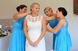 Plus Size Bridesmaids Dresses Light Blue Lace Short Knee Length Maid of Honour Dress Backless A Line Beach Wedding Party Gowns