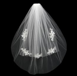 2022Short Wedding Bride Veil Custom Made Lace White Ivory Two Layers Tulle Comb Vail Accessories Hat Veil Bridal Veils Appliqued254Q