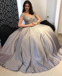 Dubai Arabic Ball Gown Evening Dresses Grey Satin Quinceanera Dresses Beads Prom Gowns Lace Applique Evening Party Dress robe de Sheer Neck