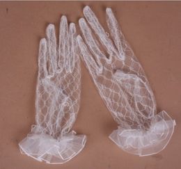 2018 Super Cheap Full Finger Wrist Length Sheer Tulle Bridal Gloves New Arrival Cheap in Stock Lace Wedding Gloves Wedding Accessory