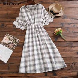 Summer Women Lace-up Midi Dress V-neck Retro Plaid Single-breasted Half Sleeve Korean Chic Cotton Linen es 210520