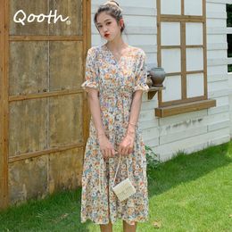 Qooth Summer Sweet Casual Pleated Dress Janpan Style Korea Women Elastic Waistline V Neck Midi Dress Floral Printe Dresses QT011 210518