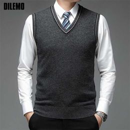 100% Wool Top Quality Autum Fashion Brand Solid Pullover Sweater V Neck Knit Vest Men Plain Sleeveless Casual Men Clothing 211221