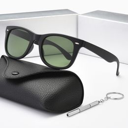 2023 Occhiali da sole Mens Driving Shades Occhiali da sole maschili per uomo Retro Luxury Women Designer di marca Occhiali da sole UV400 Gafas con scatola