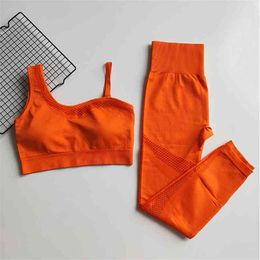 Seamless Yoga Set Women Gym Clothing Sportswear Hollow Out Leggings Padded One Shoulder Sports Bra 2 Pcs Workout Clothes 210802