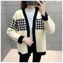 Women Knitted Cardigans Sweater Fashion Autumn Long Sleeve Loose Coat Casual Button Thick V Neck Solid Female Tops 210427