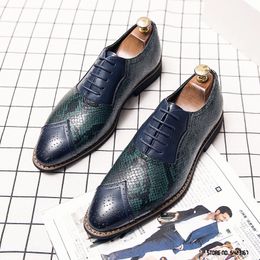 Vintage Fashion Two-tone Lace Up Flats Oxford Bullock Shoes For Men Casual Formal Dress Wedding Sapatos Tenis Masculino