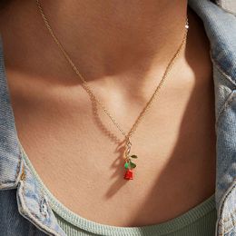 Red Rose Flower Pendant Necklace for Women Vintage Boho Botanical Necklace Glamour Fashion Party Gifts