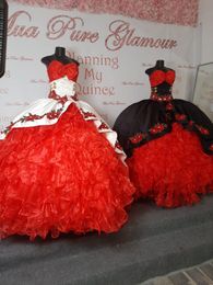 Vintage Branco Vermelho Vermelho Quinceanera Vestidos Charro Mexican Doce 15 Meninas Floral Applique Pearls Ball Vestido Organza Ruffle Puffy vestidos de vestido de baile