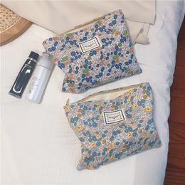 Retro Floral Cosmetic Bag Cotton Fabric Make Up Organiser Necesserie Women Toiletry Large Beauty Pouch Day Clutch Bags & Cases