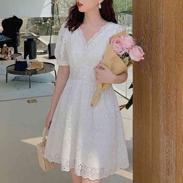 Women Summer White Floral Lace Hollow Out V-Neck Casual Dresses Elegant Single-breasted Short Sleeve Fashion Female Dress X0521