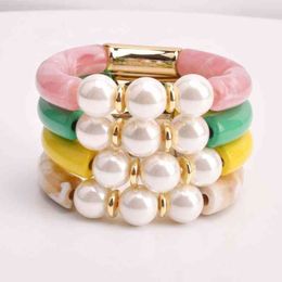 Fashion Jewellery Colourful Acrylic Lucite Curved Tube Beads Bangle Bracelet Big Bamboo Bead Pearl Bracelets & Bangl 2021 New