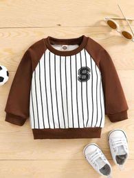 Baby Striped & Letter Graphic Raglan Sleeve Sweatshirt SHE