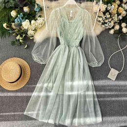 Women's Mesh Dress Spring Summer Fairy Sweet Chic V-neck Lantern Sleeve Cyber Celebrity Lace Two-piece ML860 210506