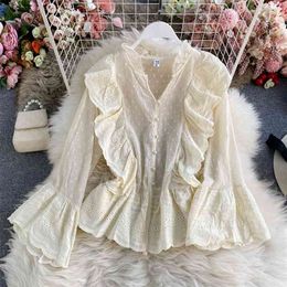 Spring and Autumn Style V-neck Lace Ruffled Stitching Shirt Women Retro Trumpet Sleeve Western Blouse GX1302 210507