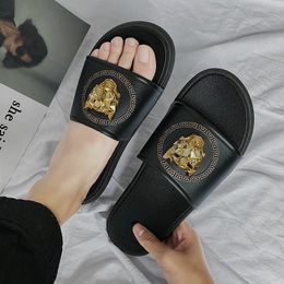 Herren Sommer Coole Hausschuhe Mode Druck weiche Unterseite Home Slipper Outdoor Casual Weiche Sohlen Rutschfeste Sandalen Flip-Flops 40-45