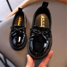 Children Girls Sneakers Fringed Loafers For Toddler Girl Bowtie Slip on Shoes Patent Leather Anti-Slippery Casual Shoes Kids Flats