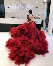 2021 Luxurious Halter Prom Dresses Burgundy Crystals Beaded Tulle Ball Gown Ruffles Tiered Sexy Women Formal Party Evening Dress Backless