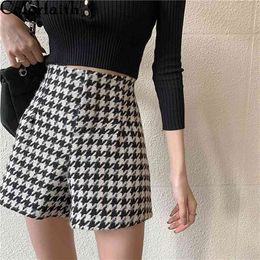 Colorfaith Autumn Winter Women Shorts Wide Leg High Waist Fashionable Woollen Tweed Chequered Lady Trousers P1257 210724