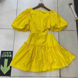 Women Yellow Hollow Out Pleated Mini Dress Round Neck Short Flare Sleeve Loose Fashion Spring Summer 2F0584 210510