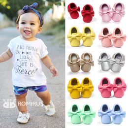 Katı Bebek Kız Ayakkabı Erkek Boot Yenidoğan İlk Walkers Bebe Erkek Moccasin Ayakkabı Babywear Saçak Büyük Yay Knot Kelebek Terlik 210413