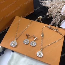 Designers Jewelry Set Fashion Women Perfume Bottle Pendant Necklaces Letter Necklace Stainless Steel Bracelets Diamond Inlay Studs Earrings