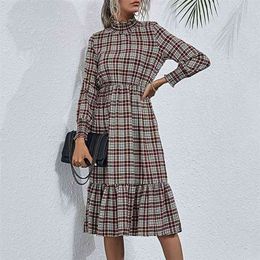 Vintage Plaid Long Dress Women Sleeve England Style Maxi Ruffle Winter Chequered 210427