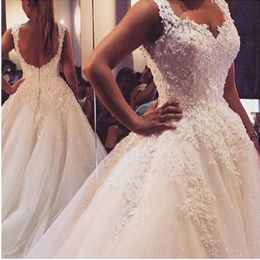 New Arrival Pearls Wedding Dresses Spring Backless Beaded Ball Gowns With Flowers Lace Applique Bridal Gown