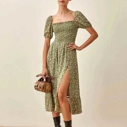 Inspired green floral smocked bust summer dress slit side puff sleeve women dress vintage elegant ladies dress new 210412