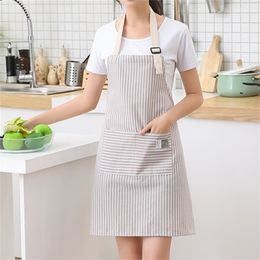 Fashion Simple SmallFresh Stripe Kitchen Antifoul Apron Pinafore Woman Cooking Accessories Cafe Restaurant Flower Shop Overalls 211222