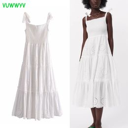 Women Dresses White Embroidery Strap Backless African Woman Summer Vintage Cutwork Pleated Party Midi Lining 210430