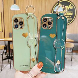 Wrist Strap phone cases for iphone 14 12 Pro MAX 11Pro XS XR X SE 6 6s 7 8 plus 12Mini luxury Phnom Penh plating cover with Lanyard