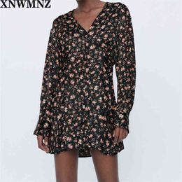 women printed dress V-neck with long cuffed sleeves Gathered detail at the waist Front button fastening 210520