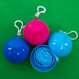 ポータブルレインコートボール女性男性屋外フード付きポンチョ防水処理可能なプラスチックキャンプレインウェアキーリングレインカバー便利なTR0049