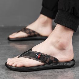 TOP quality Luxury Grid pattern slippers Genuine Leather Designer Rubber slide sandal slipper men black white Non-slip Grey Gear bottoms Flip Flops Beach shoes