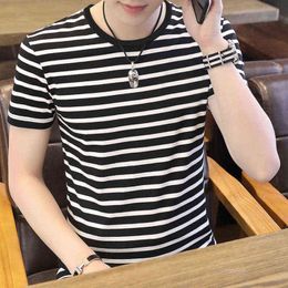 2021 Summer Men's Short-Sleeved Striped T-shirt Cotton Round Neck Black and White Pinstripe Base Casual Shirt Tops M-4XL Y220214