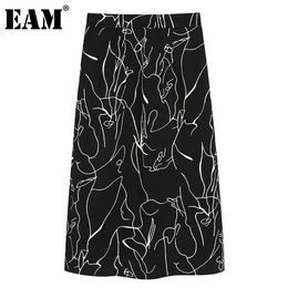 [EAM] Black Casual Pattern Printed Slit High Waist Half-body Mid-Calf Skirt Women Fashion Fit Spring Summer 1DD7803 21512