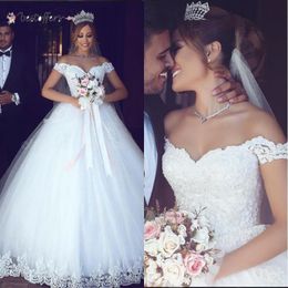 2022 Luxury Lace Appliqued A-line Wedding Dress Luxury Off Shoulder Cheap Princess Plus Size Bridal Gown BM0977