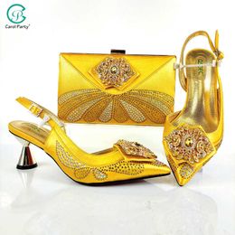 Arrival Italian design Elegant Style Ladies Shoes and Bag Set Decorated With in Yellow Colour for Party 210624