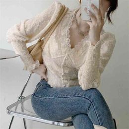 Non-Mainstream sweet apricot lace blouse Shirt Female autumn Style Long Sleeve Short Top 210529