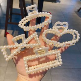 feather hair wholesale Canada - Plastic Pearl Hair Claw Clips Bow Rectangle Heart Jaw Clip Girl Simplicity Lovely Summer Hairs Holder Fashion Accessories 1 2qm Q2