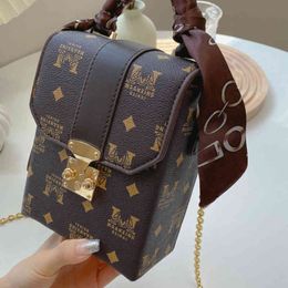 Discount signature chain wind silk scarf shaped portable vertical lock small box bag Handbags