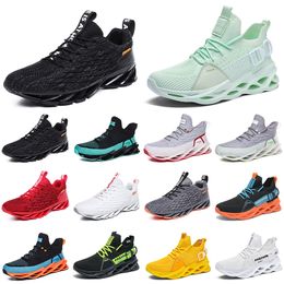top quality men running shoes breathable trainer wolf grey Tours yellow triple white Khaki green Light Brown Bronze mens outdoor sport sneaker