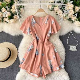 Summer Fashion European American Style Printed Jumpsuit Women's Temperament V-neck Slim Short Wide-leg Pants C286 210506