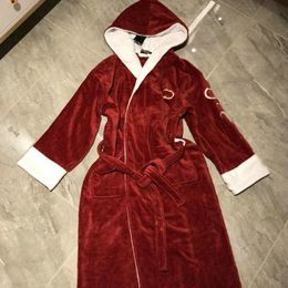 H 5 Colours Veet Sleepwear Robes Fashion Letter Designer Unisex Nightwear Baroque Hooded Soft Touch Men Women Bathrobe