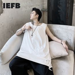 IEFB Summer Sleeveless Tank Tops For Men High Street Pullover Tee Loose Hole Round Neck Causal Black White9Y6687 210524