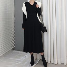 Autumn Winter Lace-up Knitted Dress Women Vintage Work Wear V-neck Elegant OL Single Breasted Long Dresses Vestidos 210421