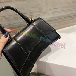2021 ins Fashion High-grade Cross Body Bags Top quality Classic newest Shoulder Handbags women Handbag Ladies Luxurys Designers bag Leather black purse wallet Hobos